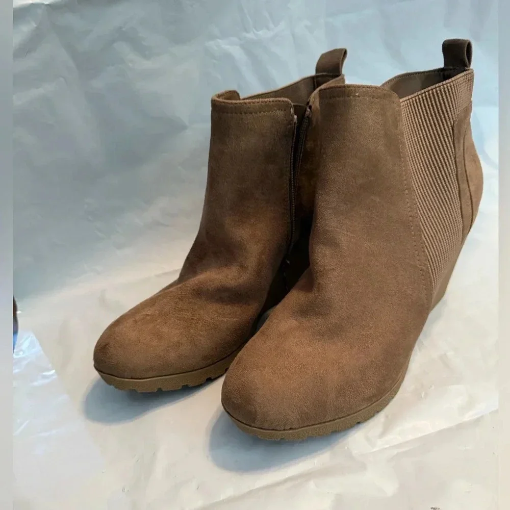 Mia Suede Wedge Heal Ankle Boot Size 9.5